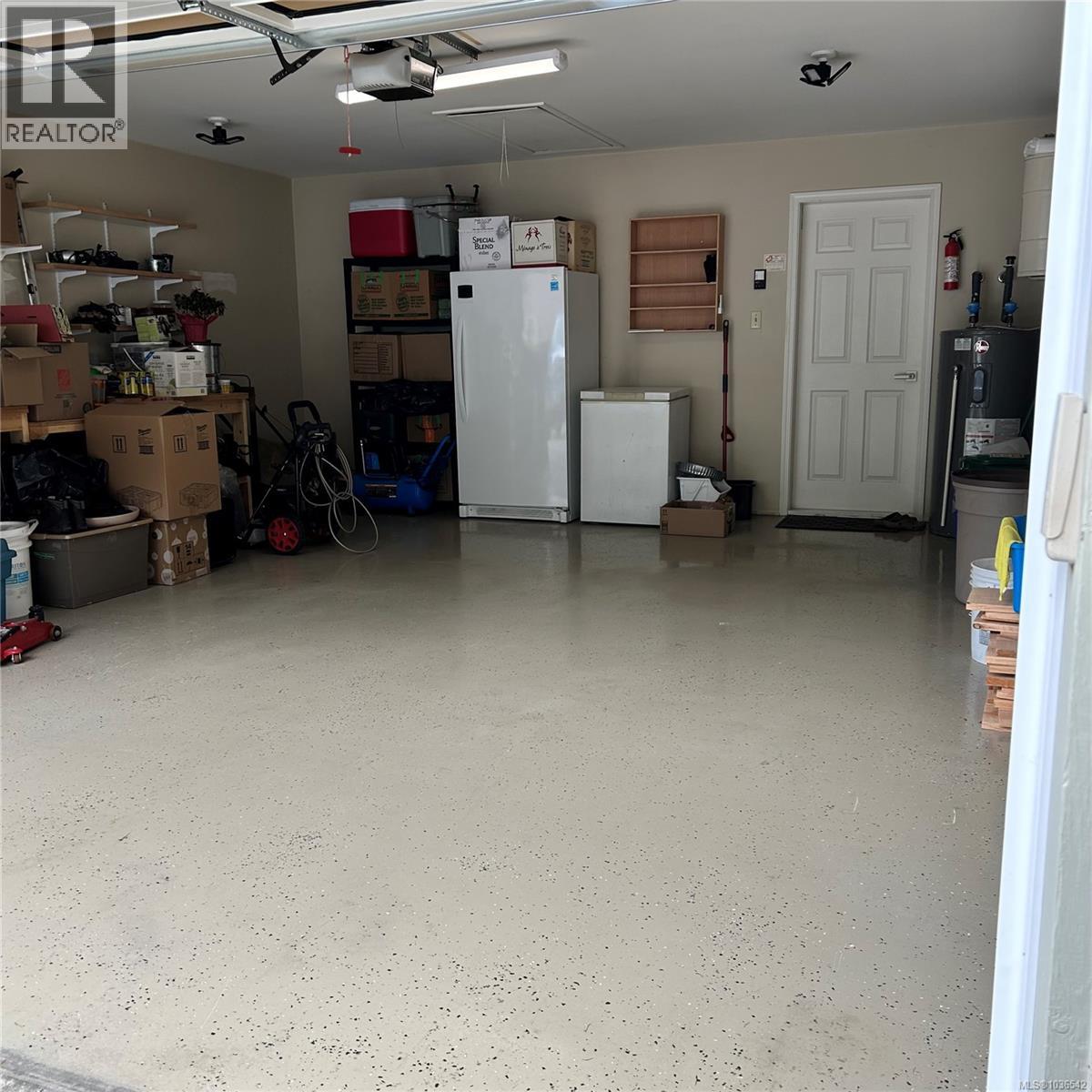 682 Pineridge Dr - 34