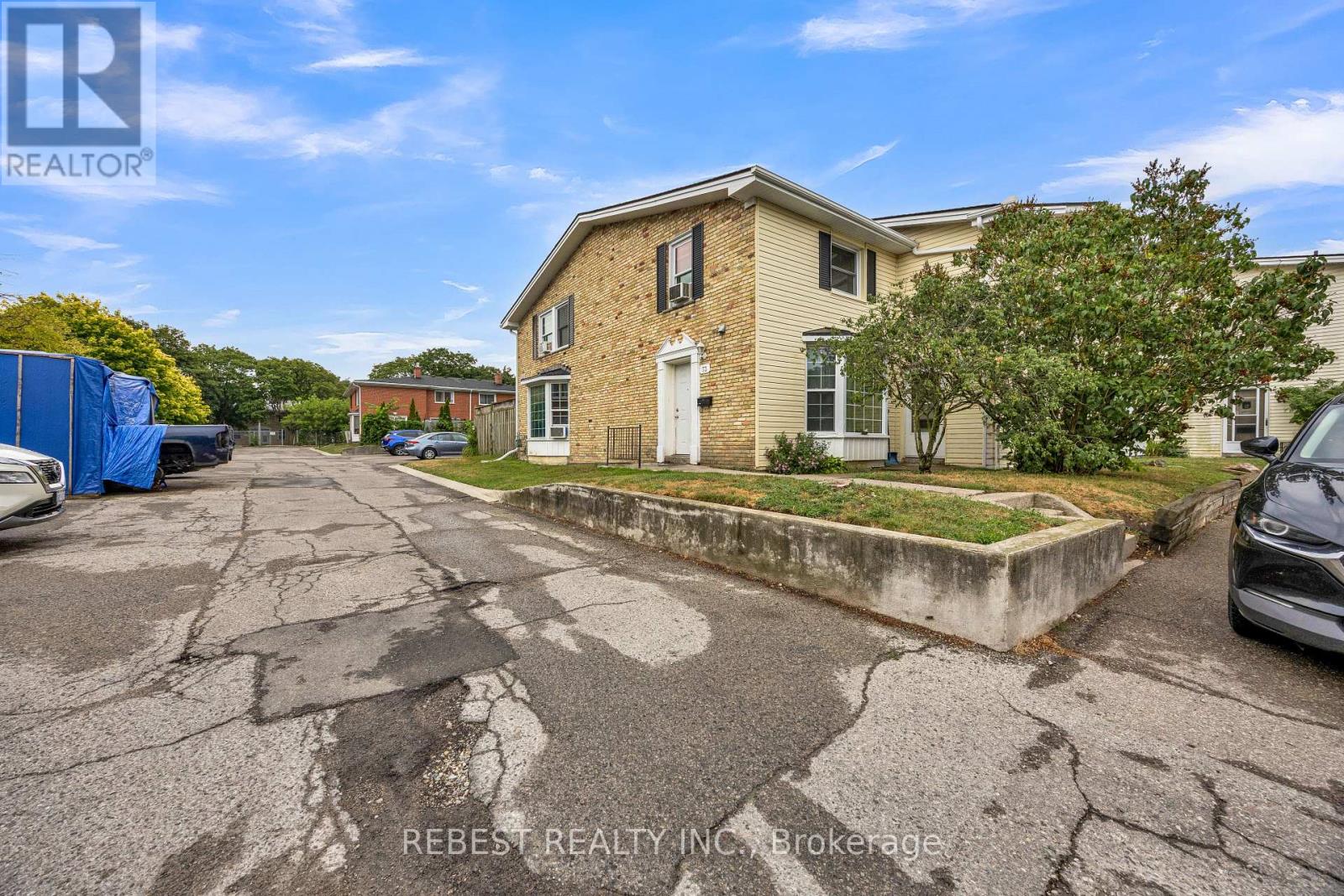 #1 73 ARBOUR GLEN CRESCENT - 1