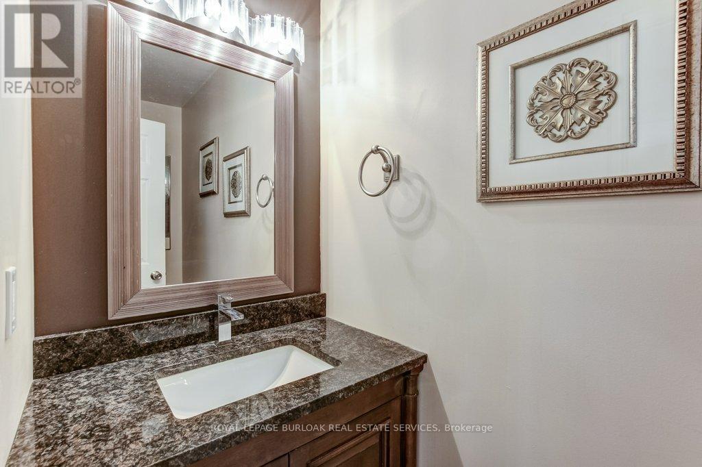 4 EDGEWATER DRIVE - 17