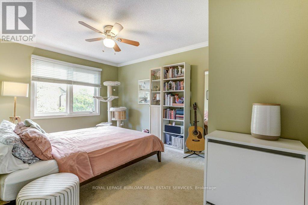 4 EDGEWATER DRIVE - 20