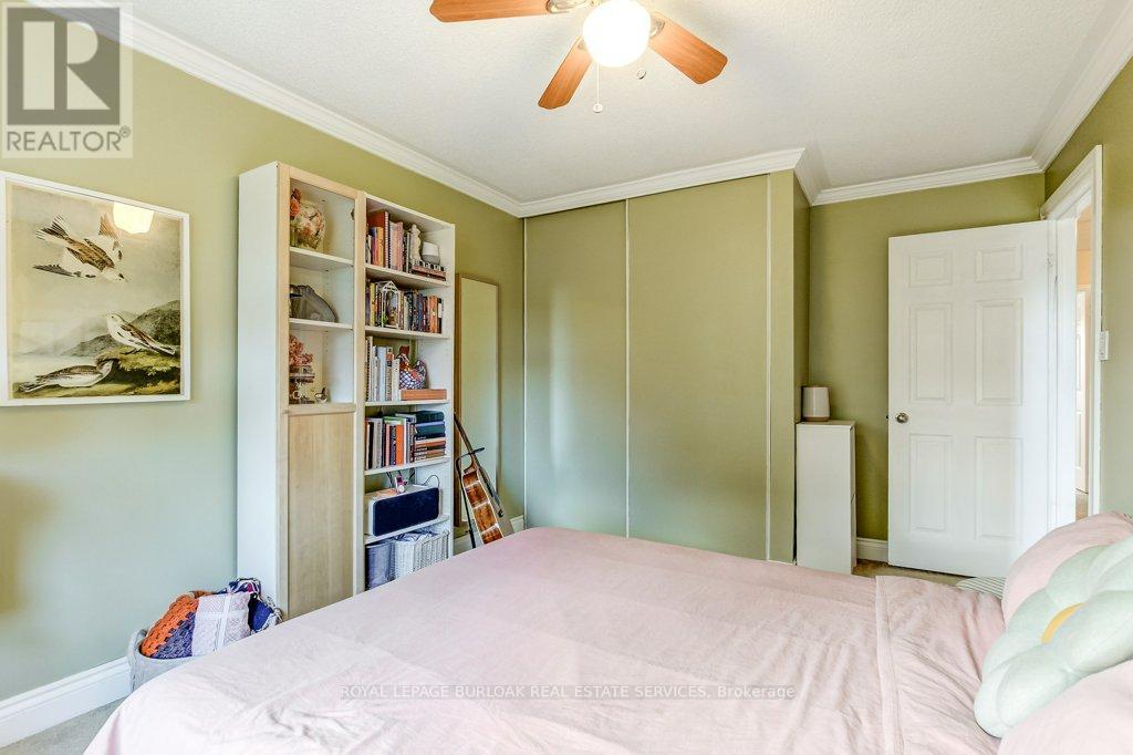 4 EDGEWATER DRIVE - 21