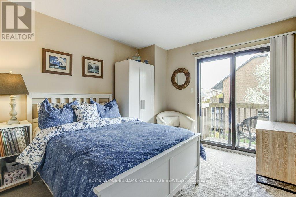 4 EDGEWATER DRIVE - 22