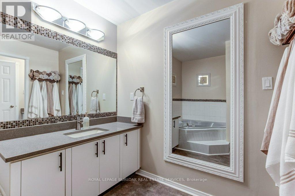 4 EDGEWATER DRIVE - 29