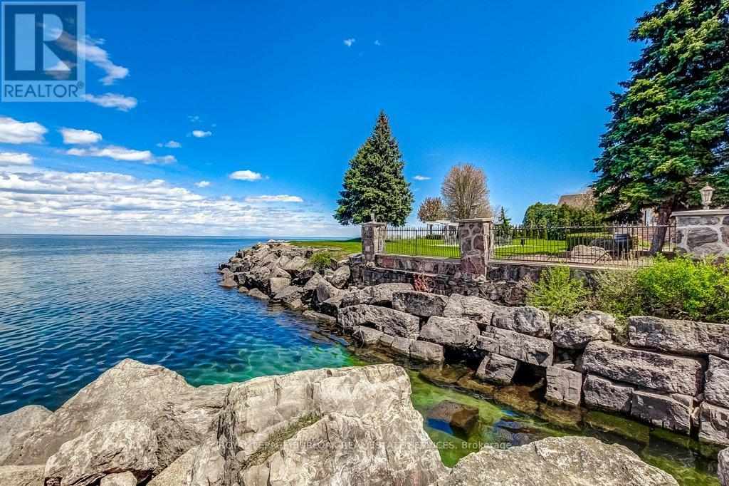 4 EDGEWATER DRIVE - 43