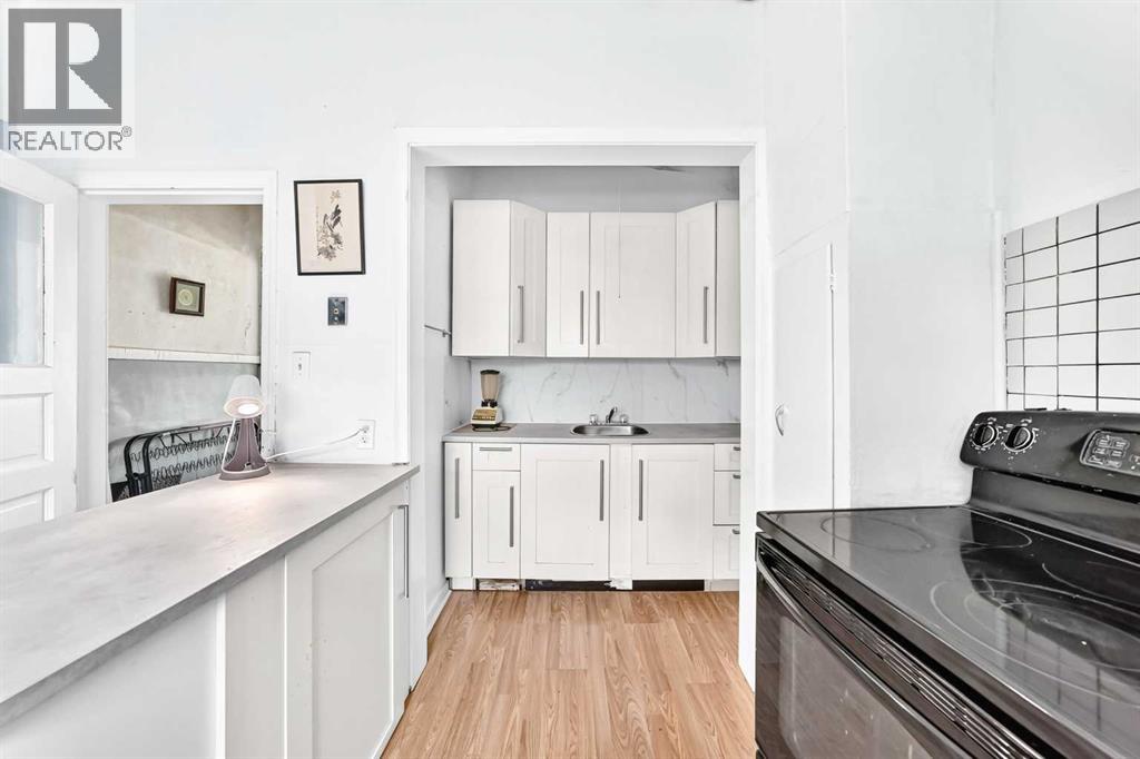 212 5 Avenue - Image 3