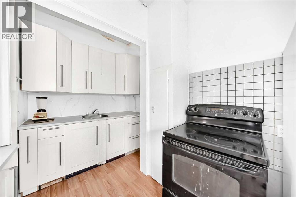 212 5 Avenue - Image 4