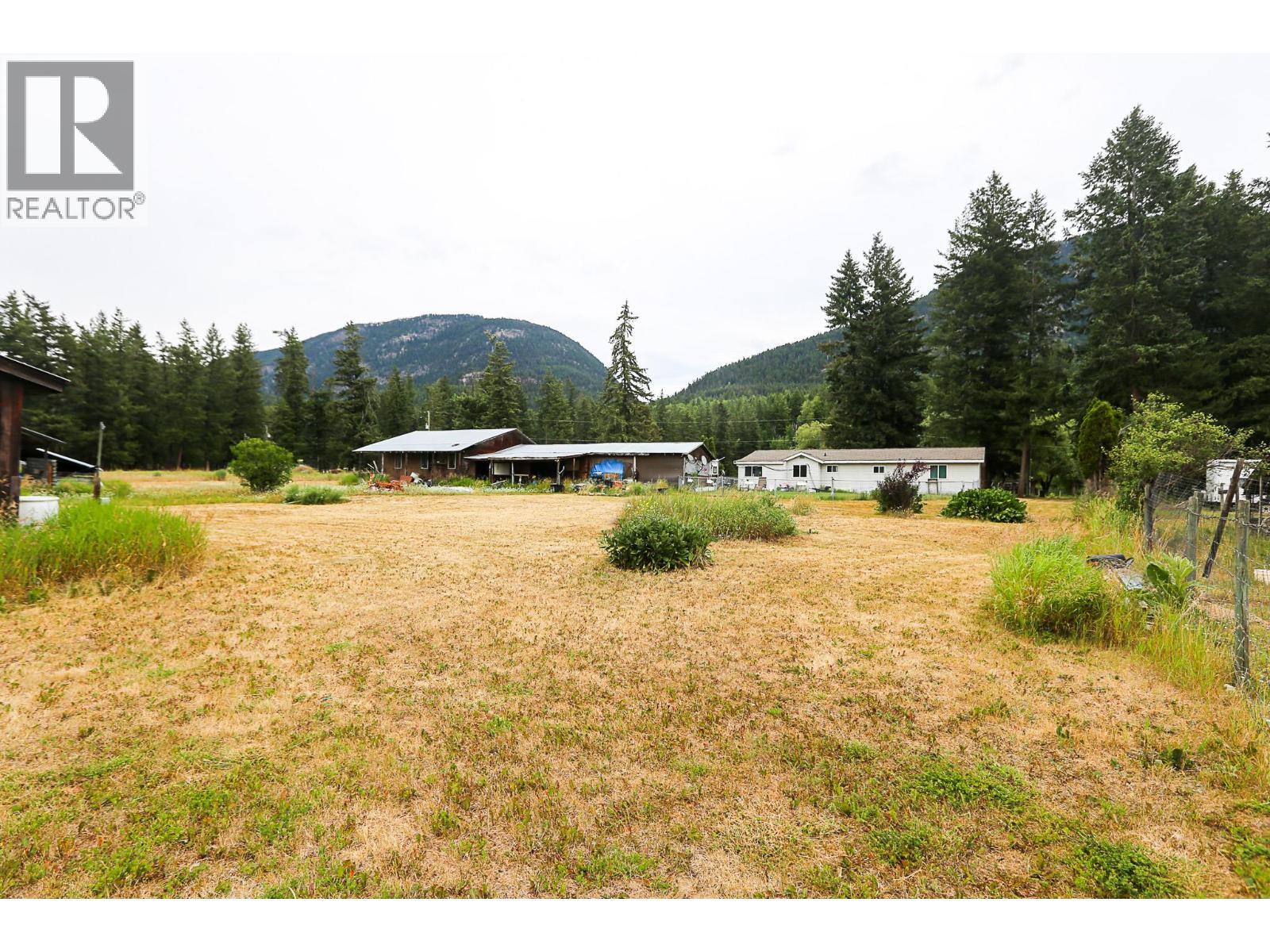 4079 Dixon Mountain Road, Barriere — photo 3