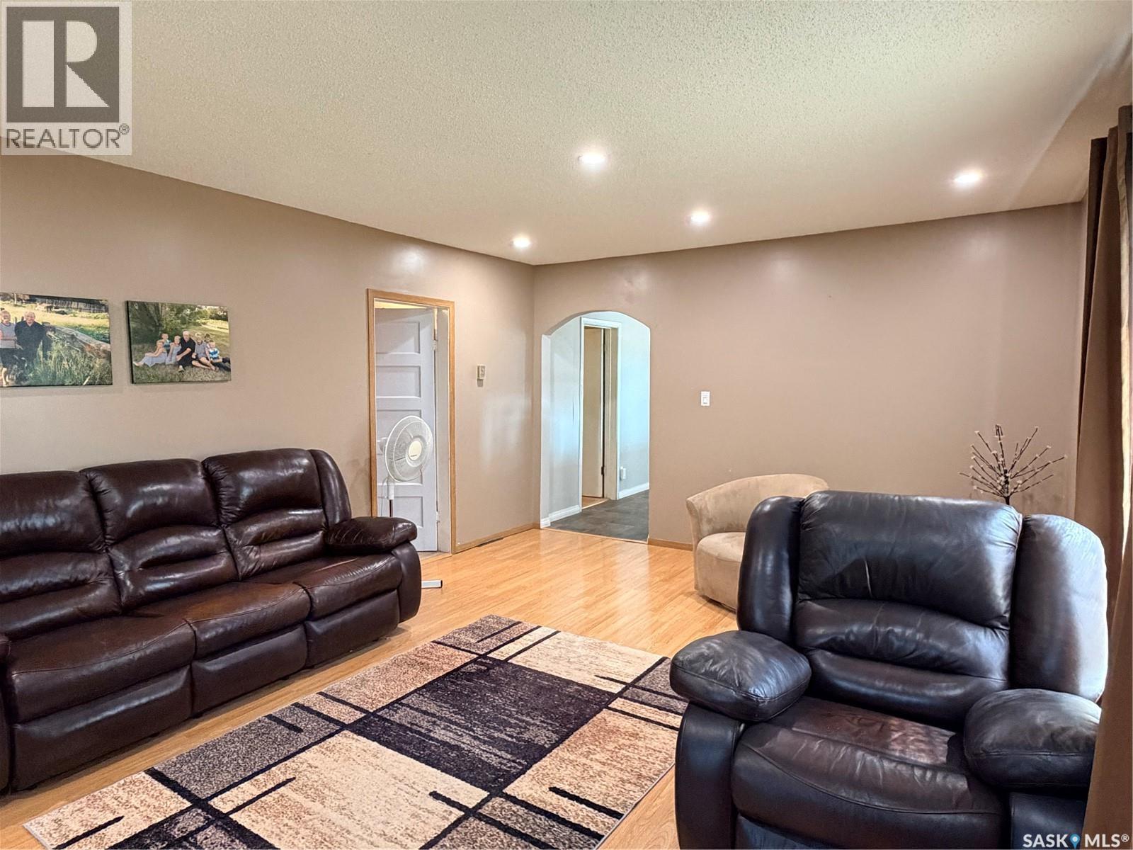 252 Railway AVENUE - 17
