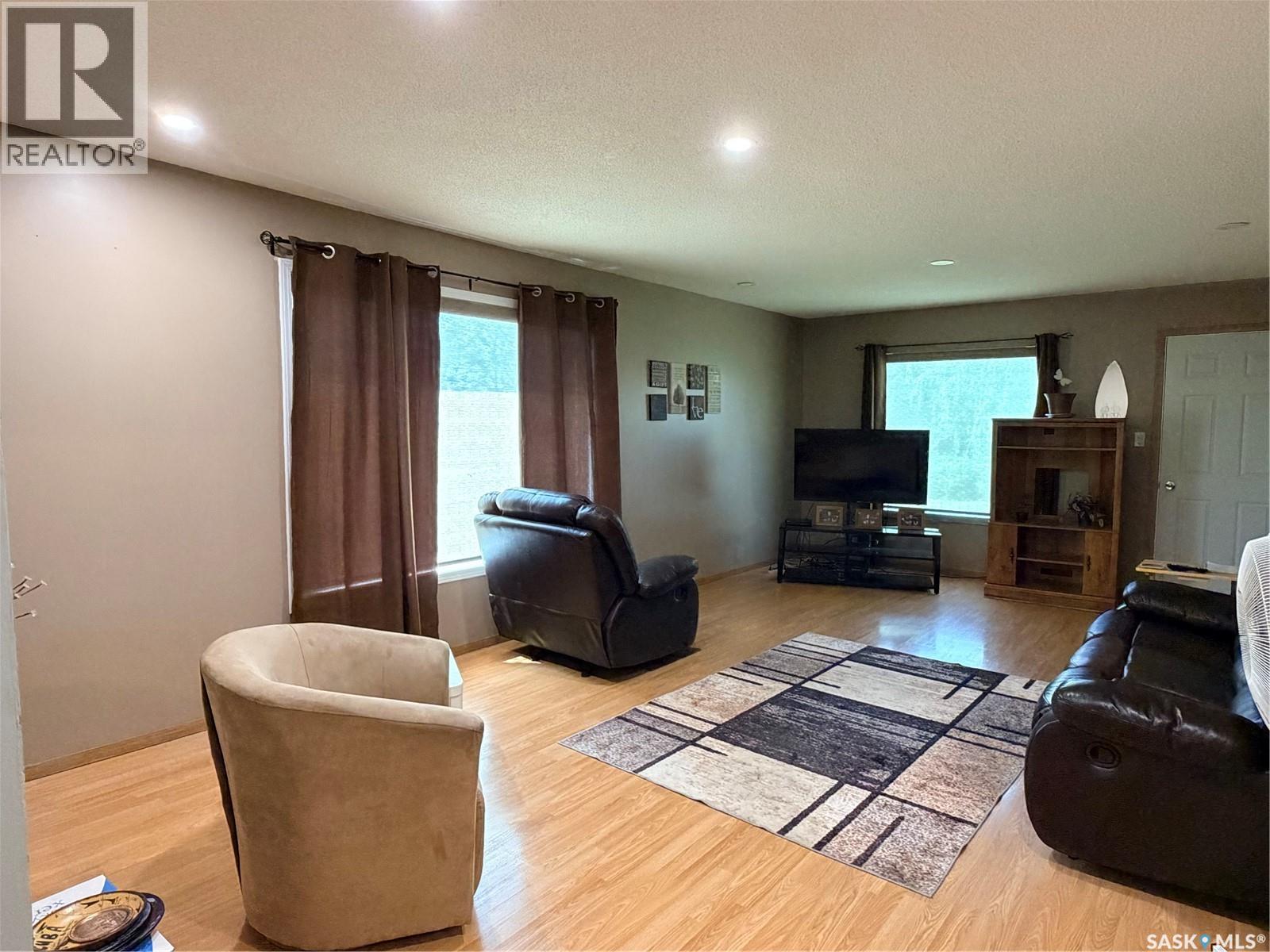 252 Railway AVENUE - 18