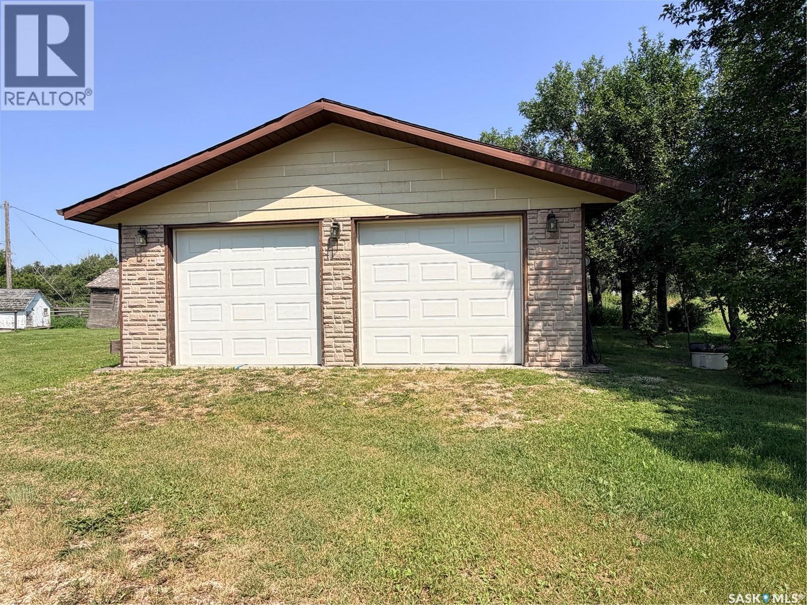 252 Railway AVENUE - 33