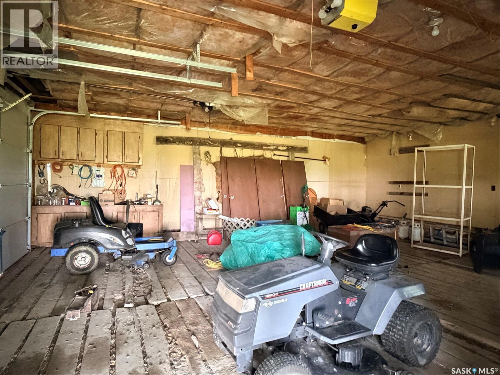 252 Railway AVENUE - 34