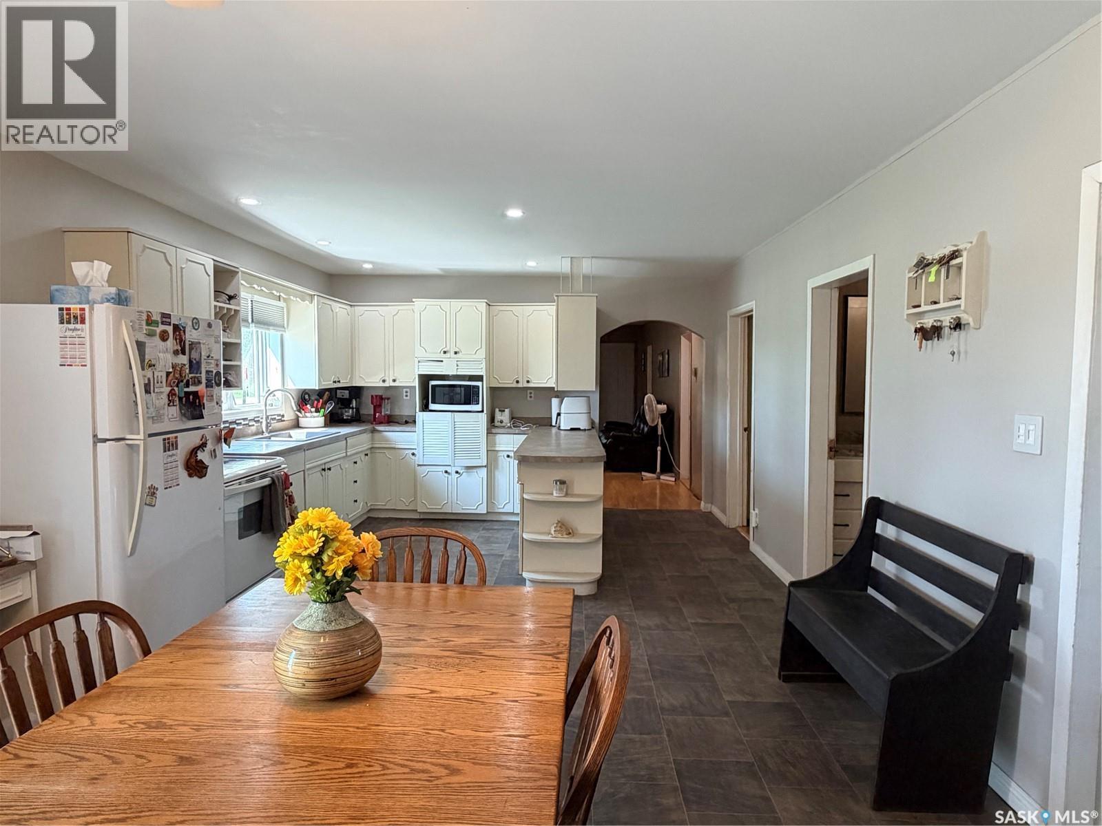 252 Railway AVENUE - 8