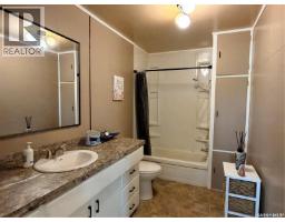 252 Railway Avenue, Forget, SK S0C0X0 Photo 14