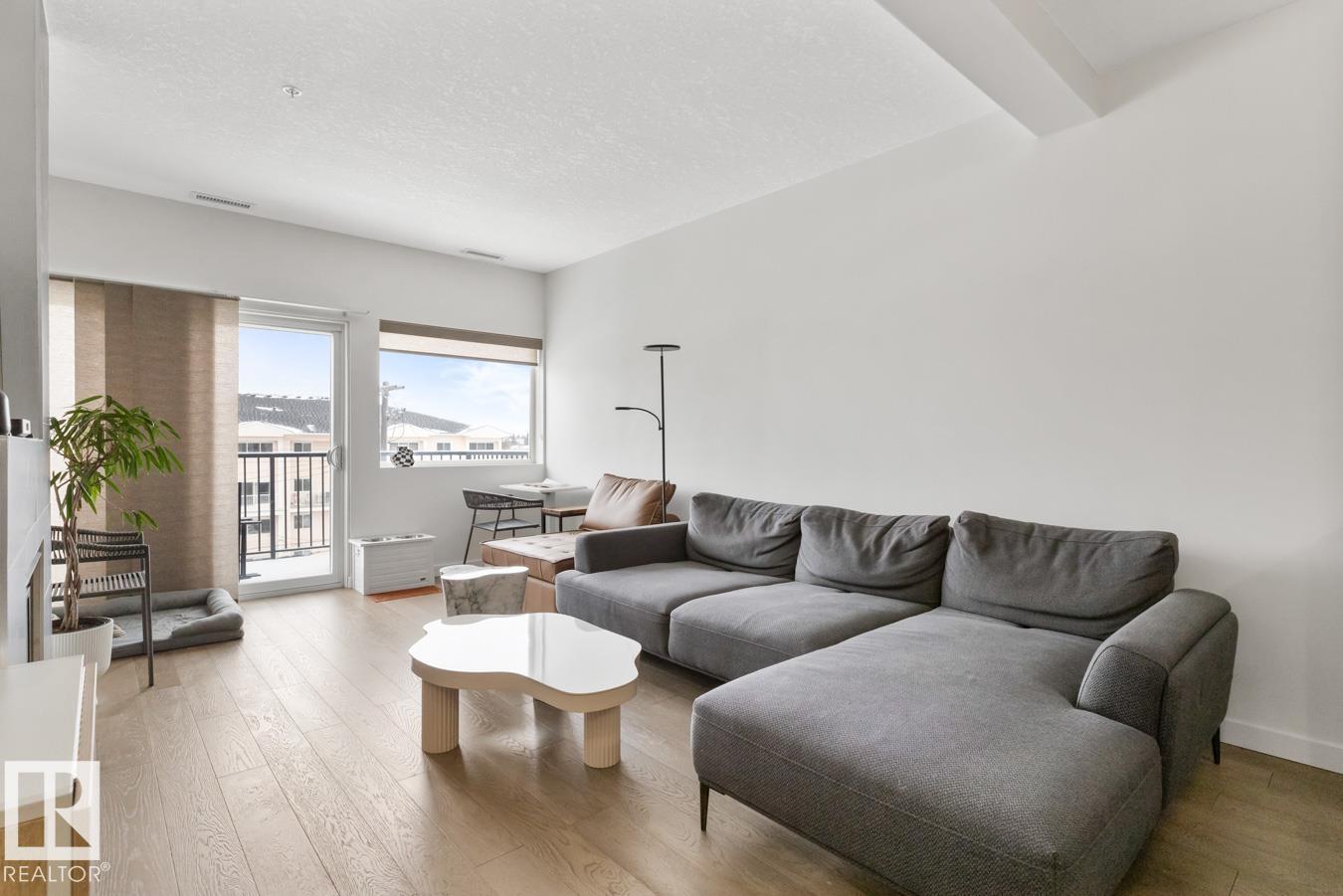 #408 11203 103A AV NW - 12