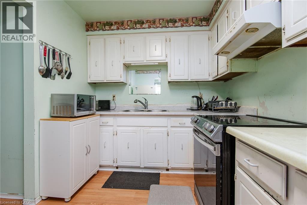 #C 304 BLUEVALE Street N - Image 4