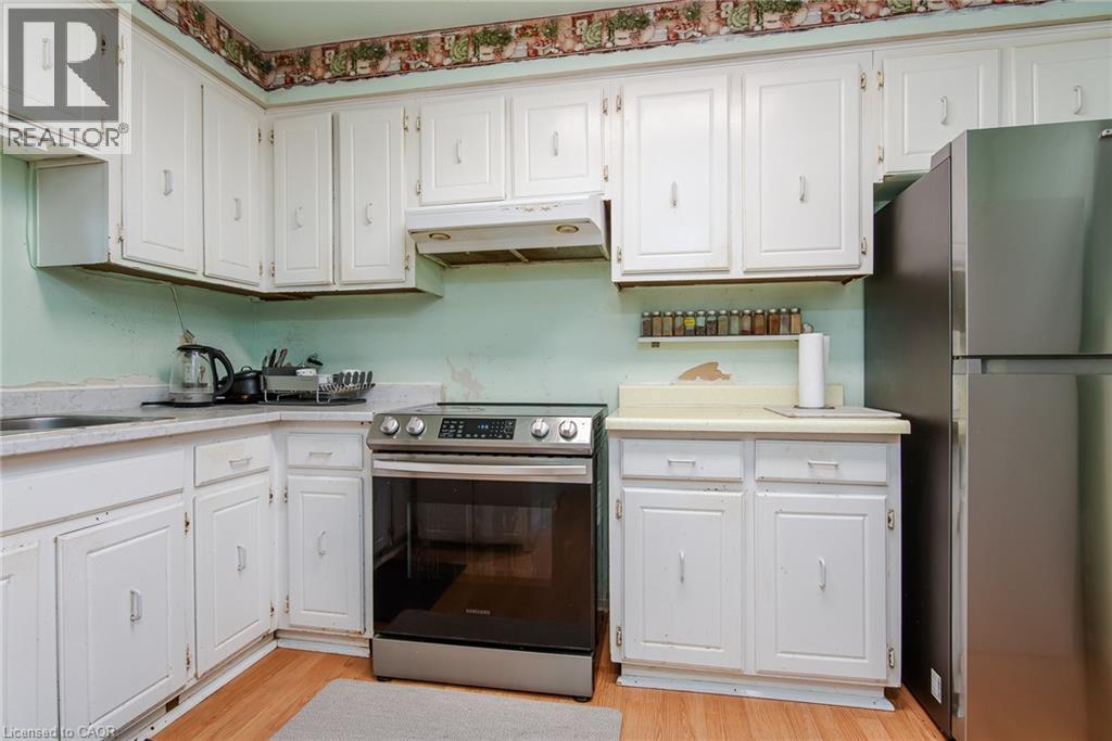 #C 304 BLUEVALE Street N - Image 14
