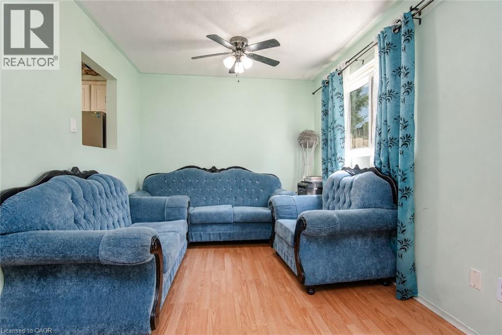 #C 304 BLUEVALE Street N - 2