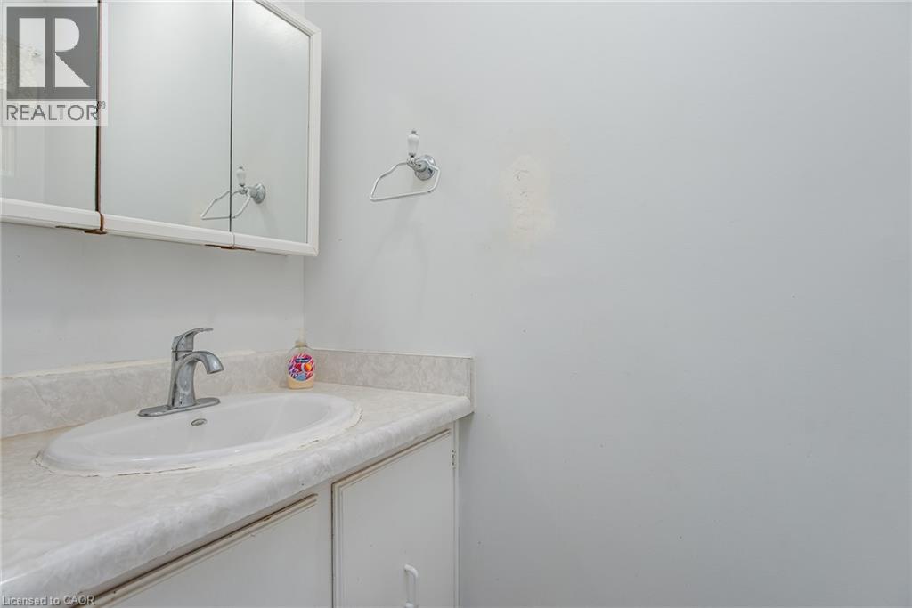 #C 304 BLUEVALE Street N - 18