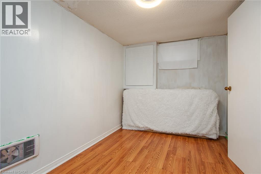 #C 304 BLUEVALE Street N - Image 31