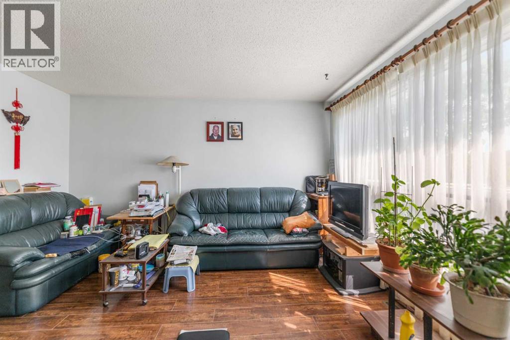 6772 Temple Drive NE - 8