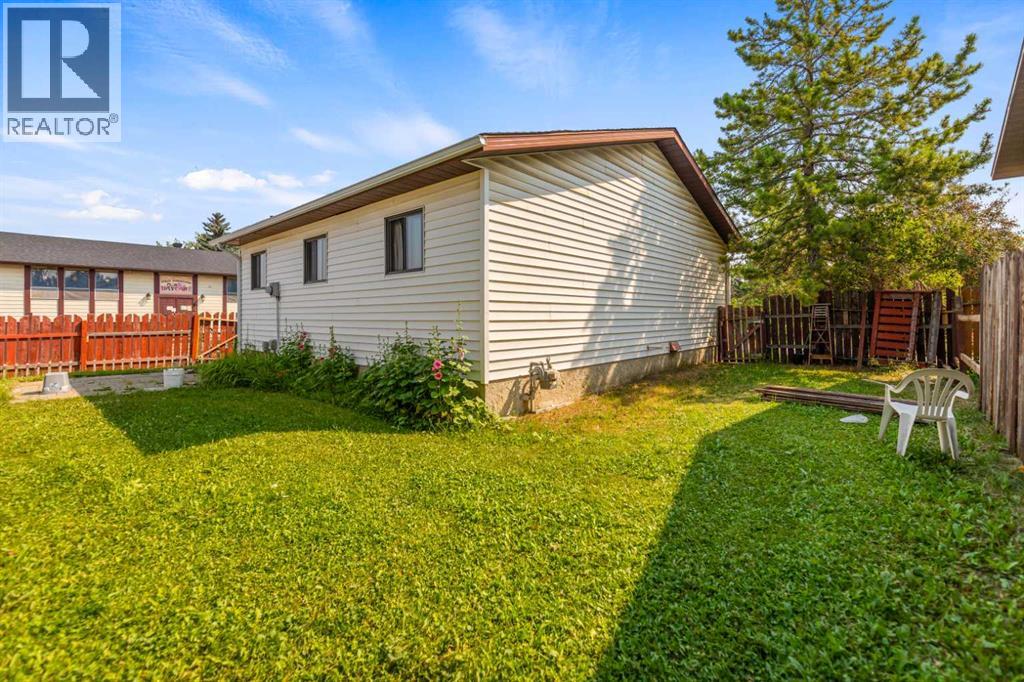 6772 Temple Drive NE - 27