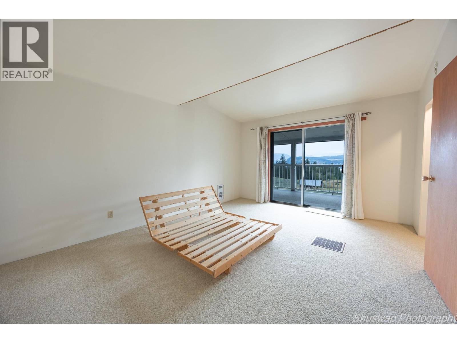  6350 Lakeshore Drive Northeast, Salmon Arm