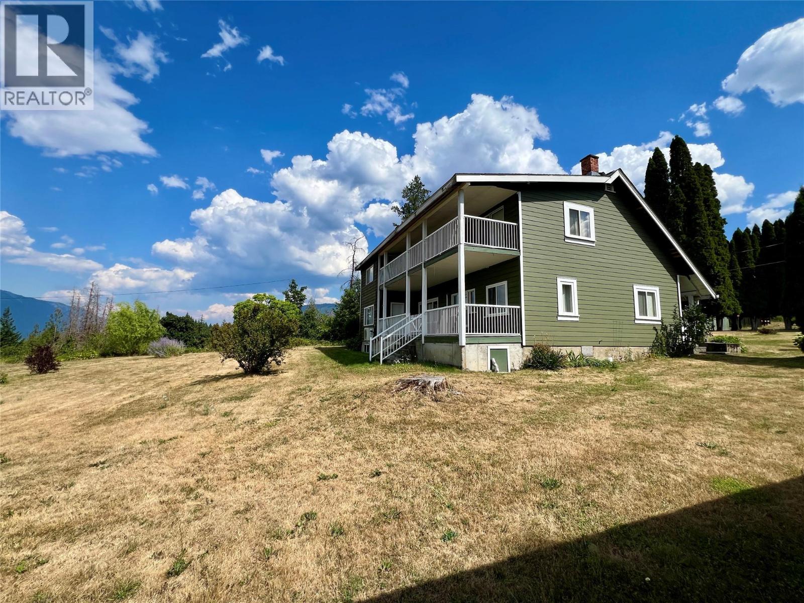  6350 Lakeshore Drive Northeast, Salmon Arm