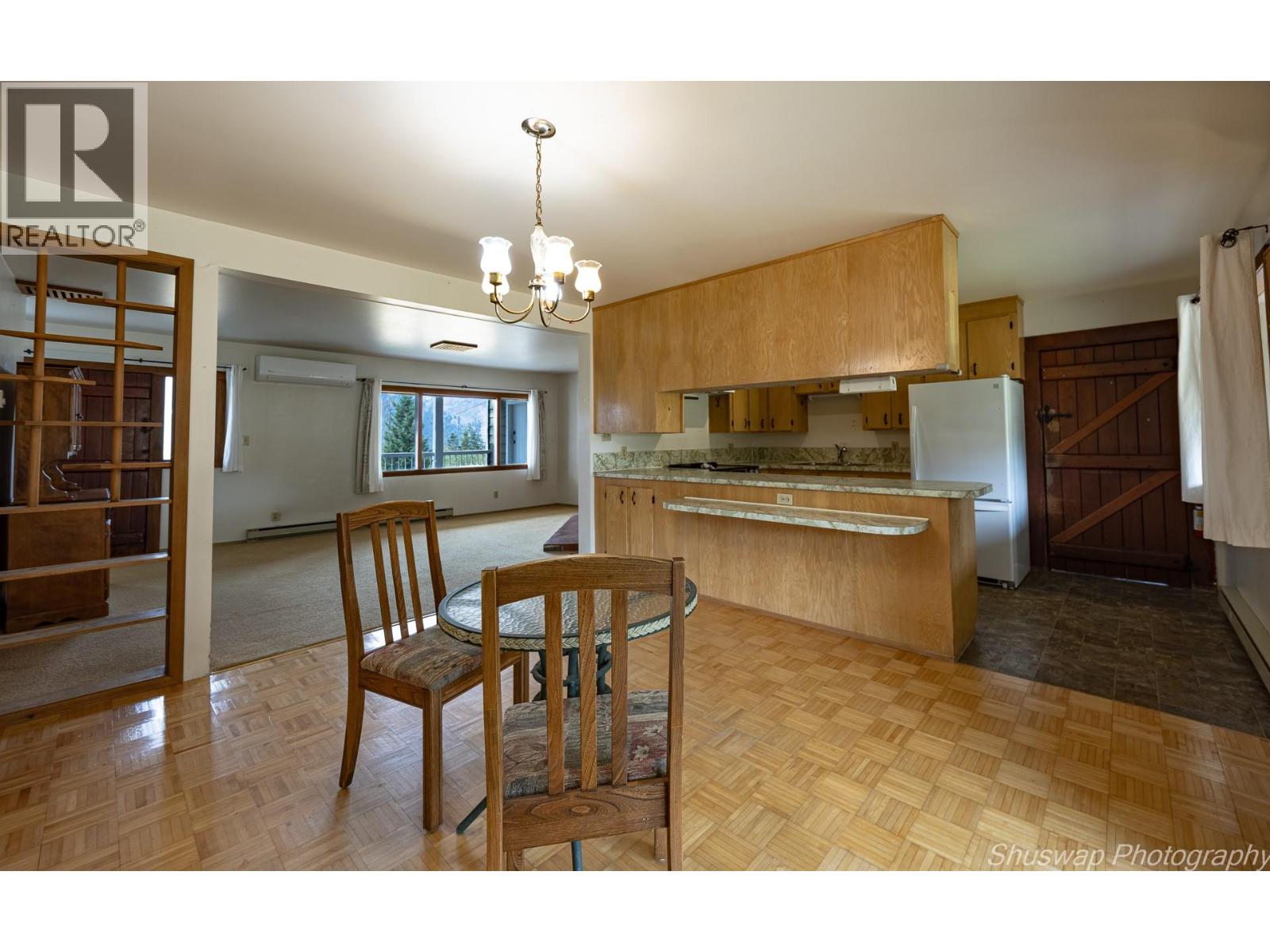  6350 Lakeshore Drive Northeast, Salmon Arm