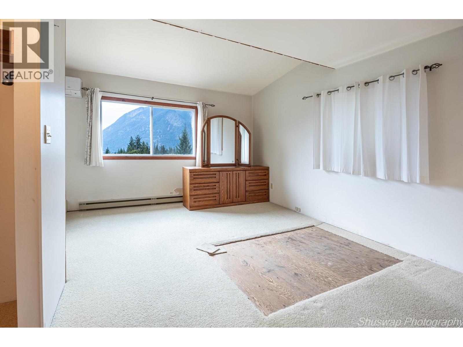  6350 Lakeshore Drive Northeast, Salmon Arm