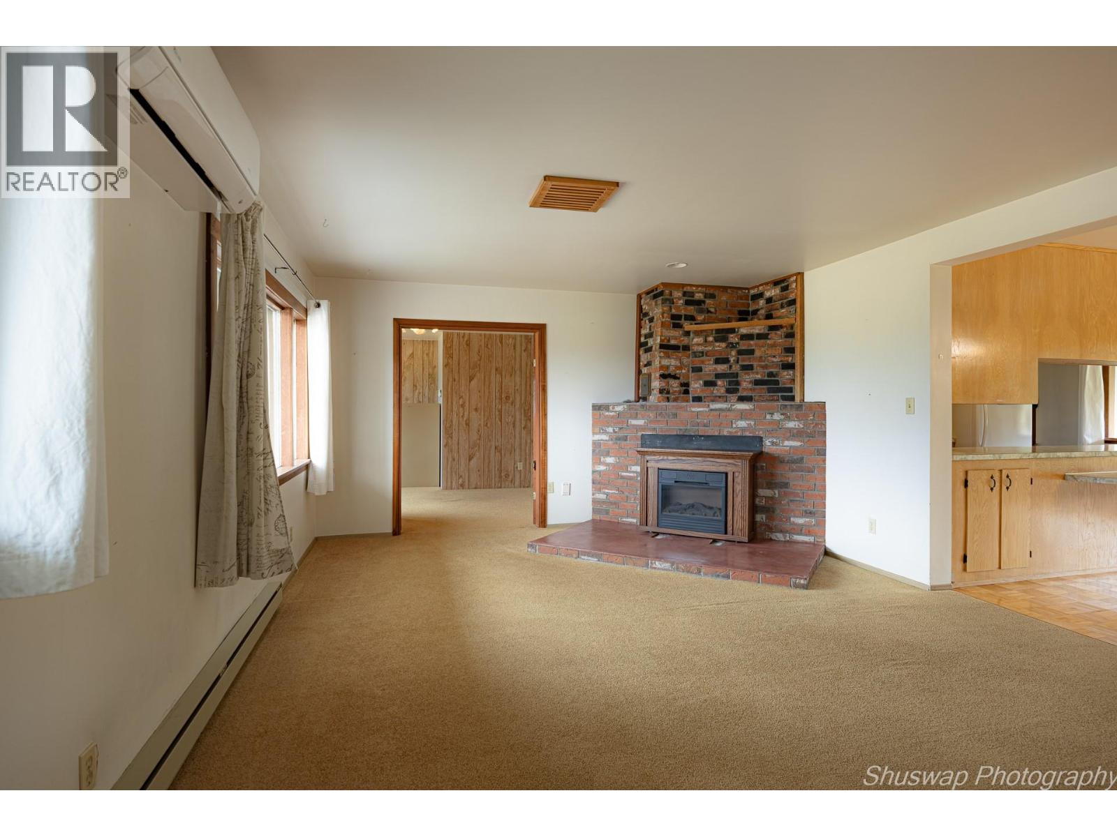  6350 Lakeshore Drive Northeast, Salmon Arm