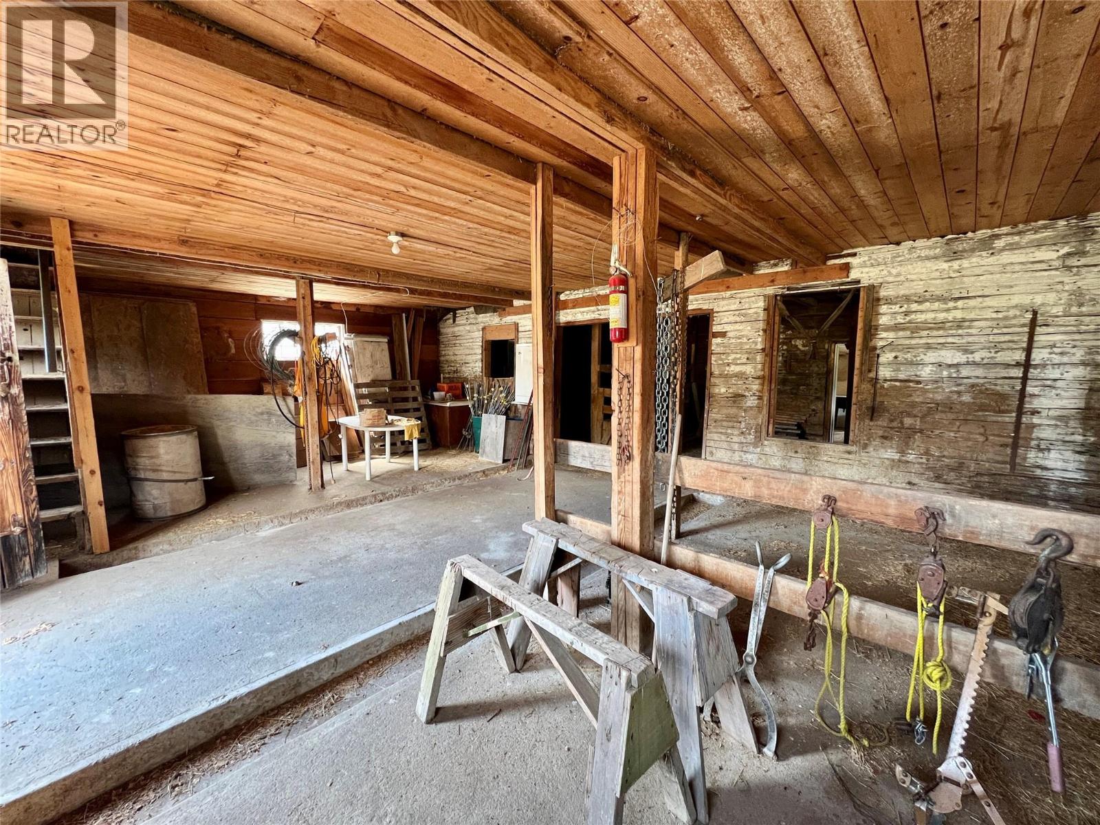  6350 Lakeshore Drive Northeast, Salmon Arm