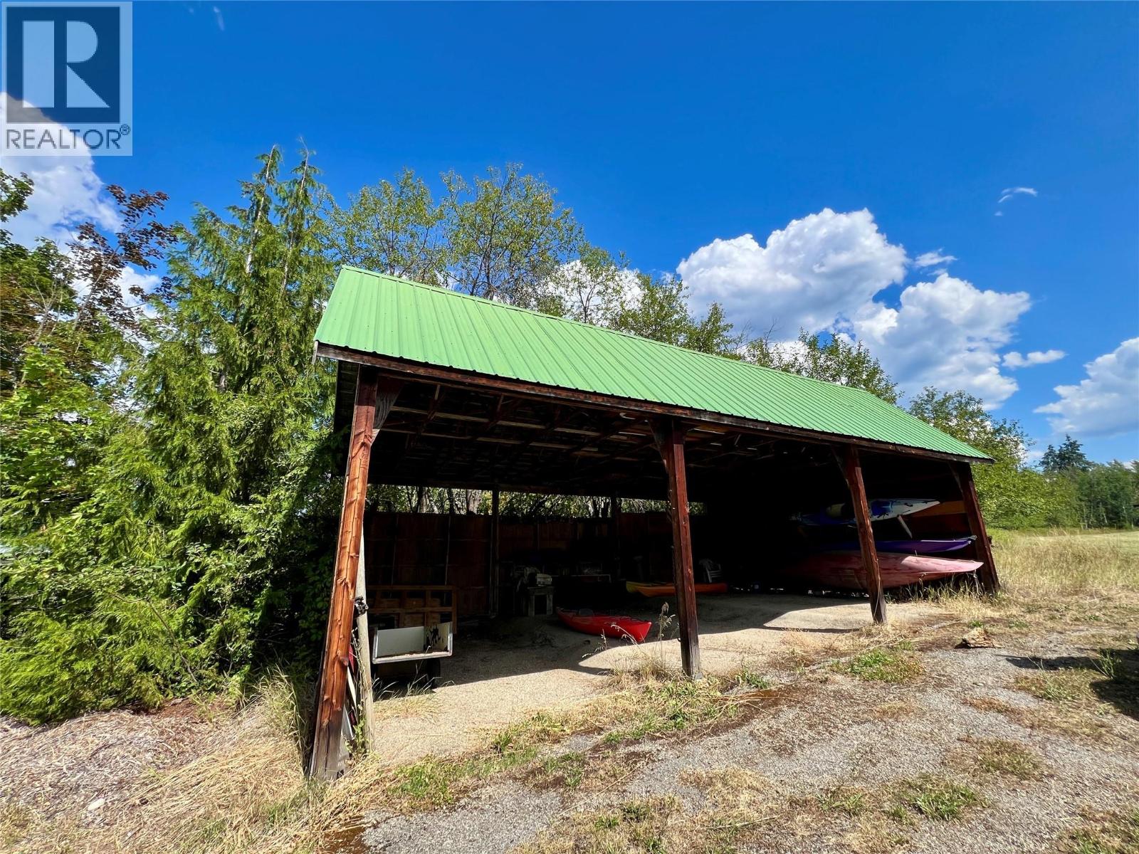  6350 Lakeshore Drive Northeast, Salmon Arm