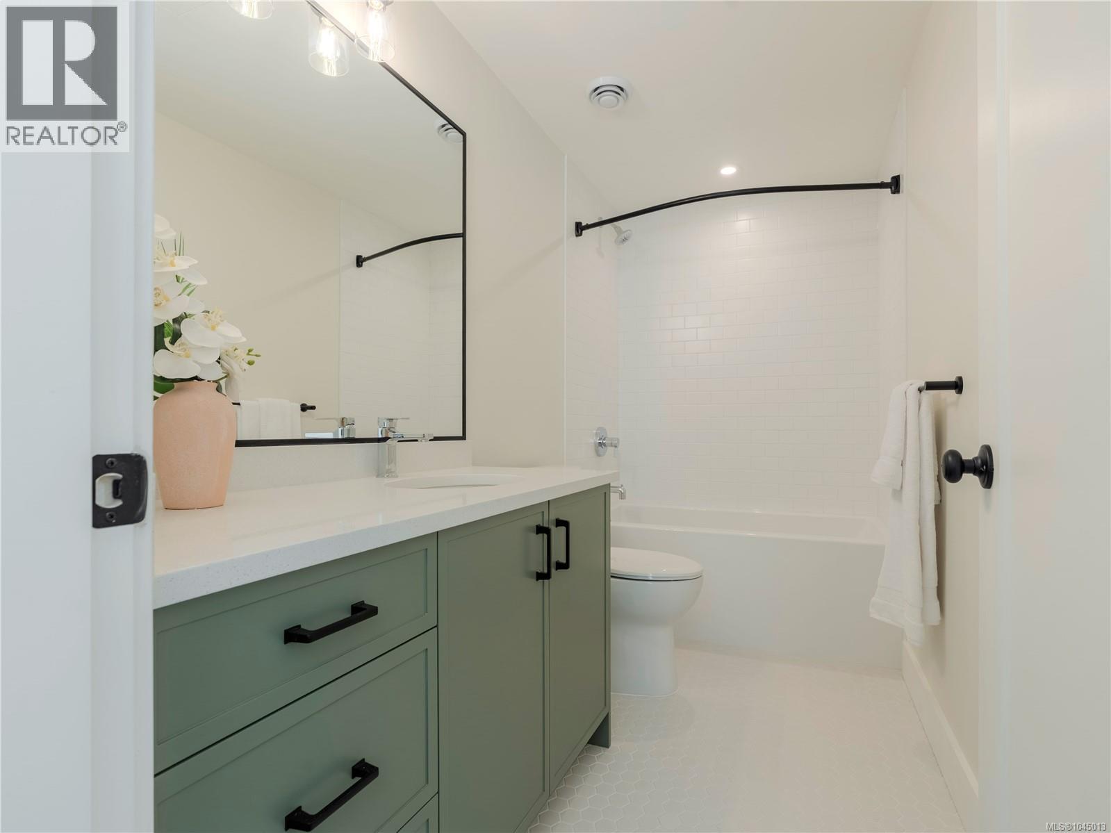 3 1830 Allenby Street, Saanich