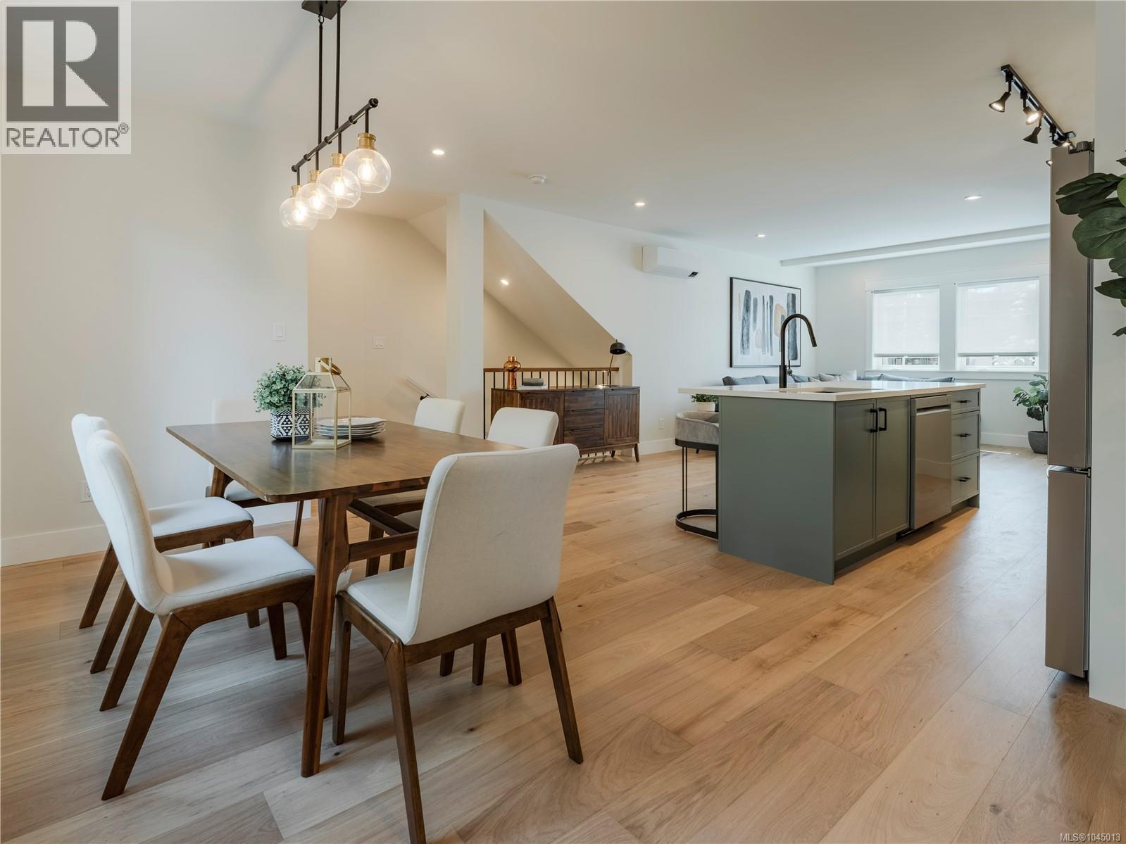 3 1830 Allenby Street, Saanich