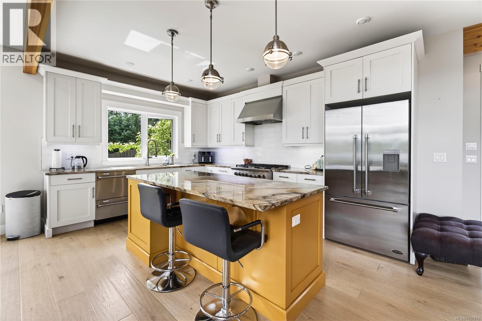 6499/6495 Doumont Rd - 23