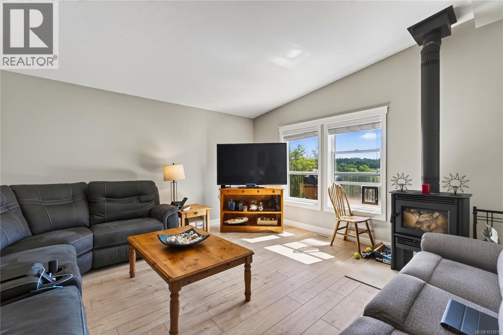 6499/6495 Doumont Rd - 15