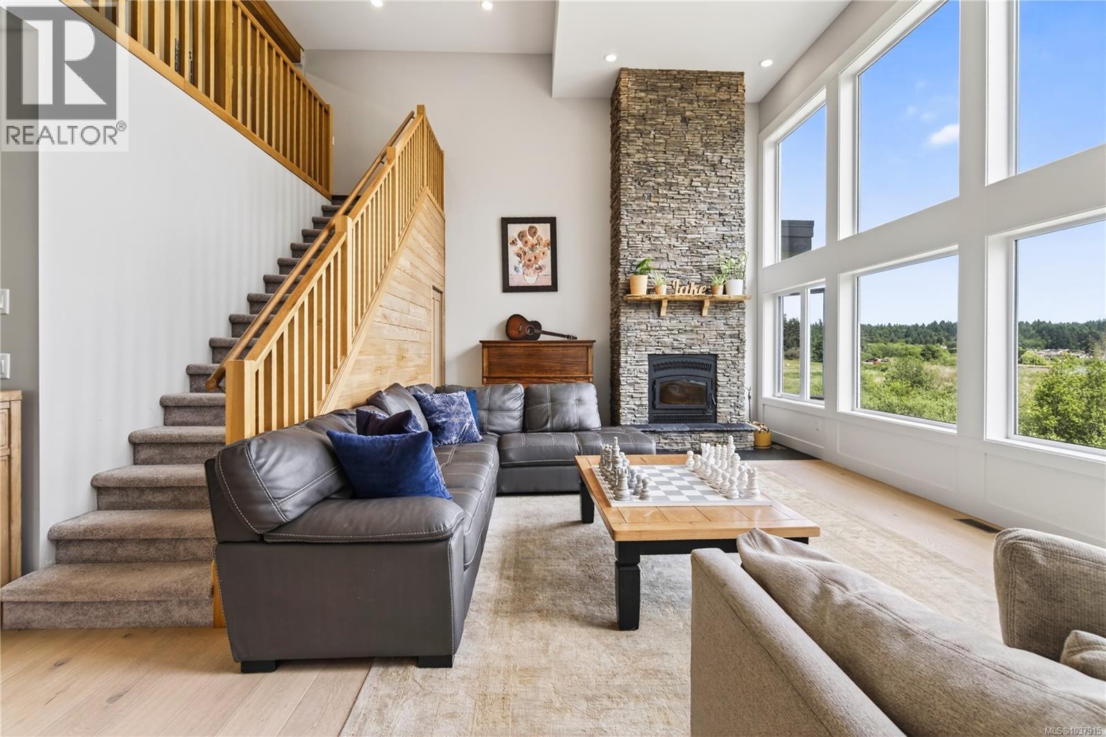 6499/6495 Doumont Rd - 7