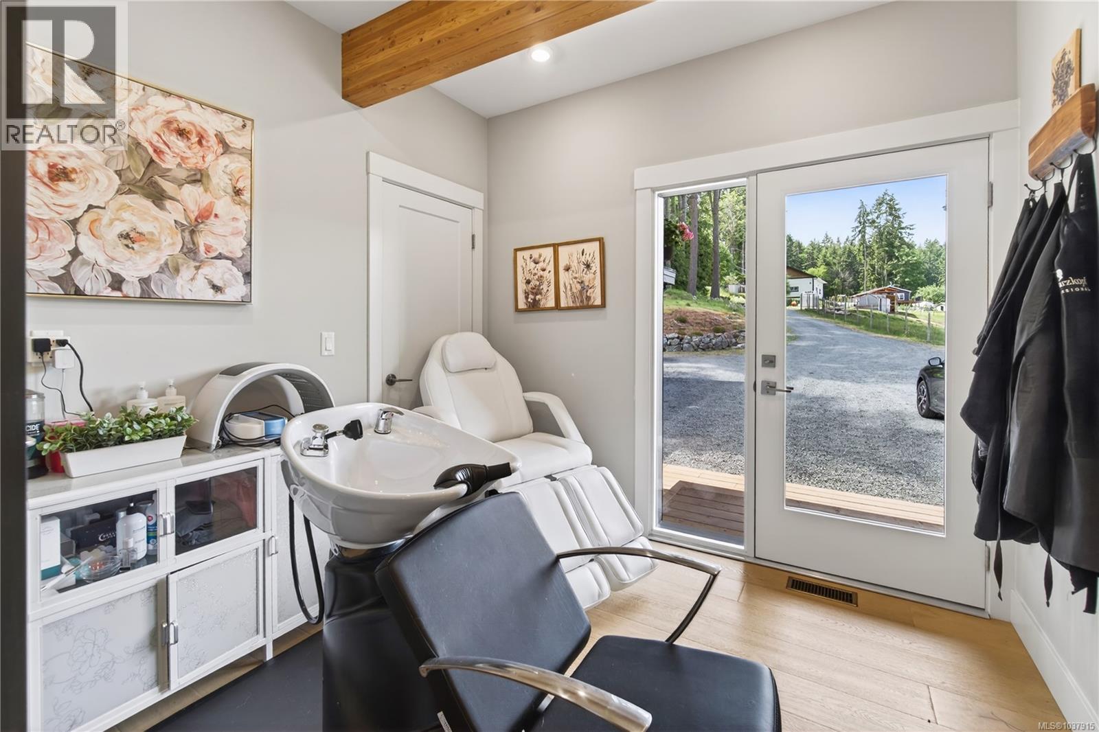 6499/6495 Doumont Rd - 46