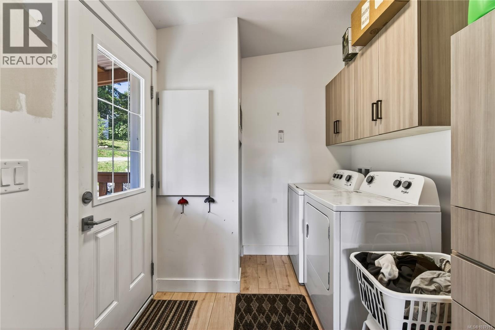 6499/6495 Doumont Rd - 76