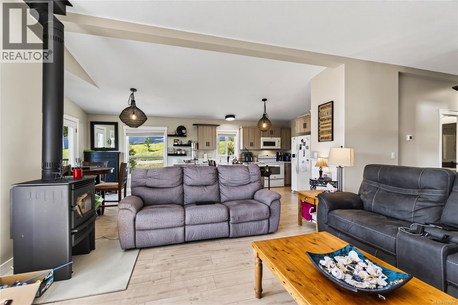 6499/6495 Doumont Rd - 67