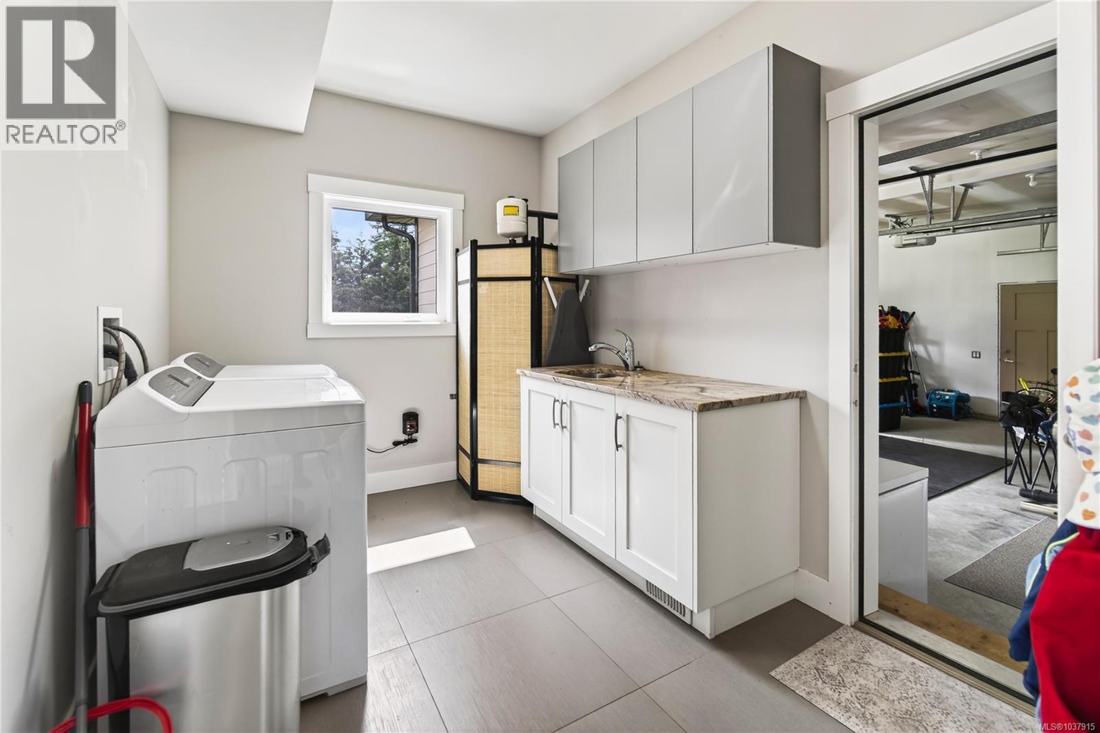 6499/6495 Doumont Rd - 59