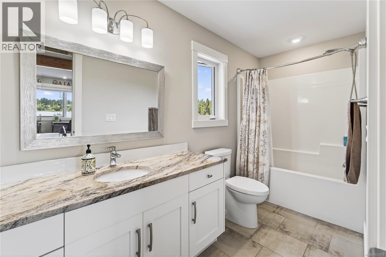 6499/6495 Doumont Rd - 39