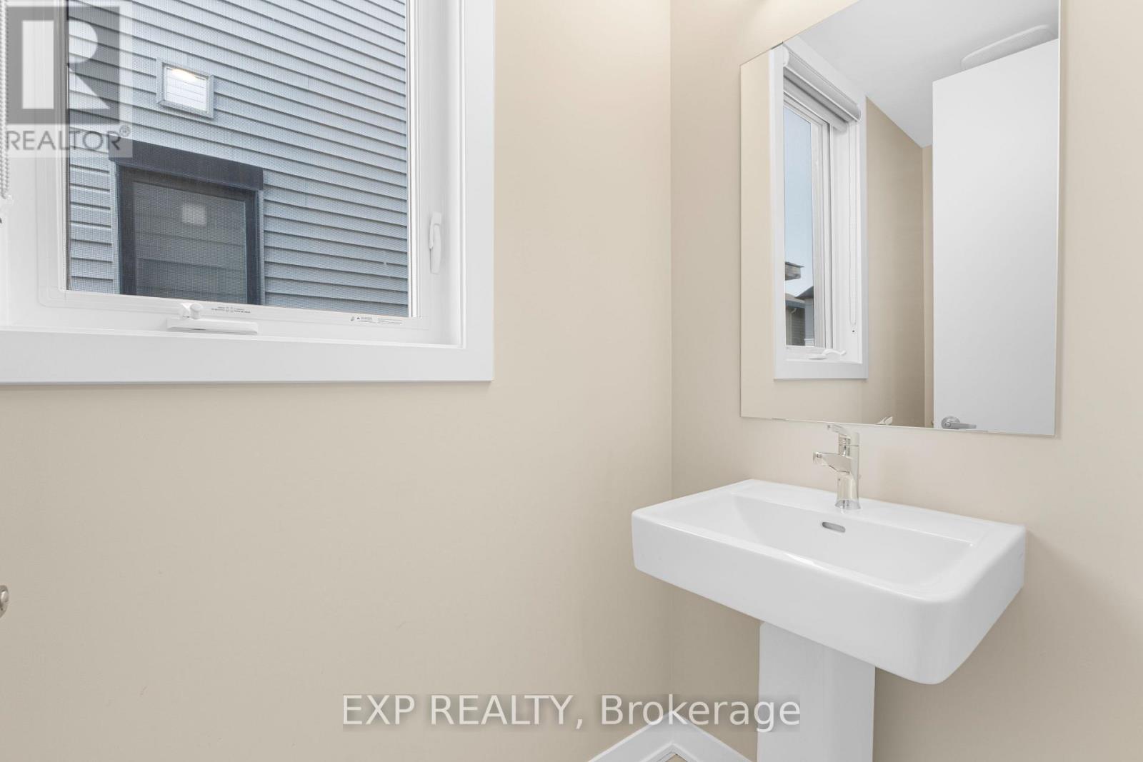 5 Bed, 3 Bath House for Rent in Ottawa – 345 PENINSULA ROAD, Ottawa – MLS# X13641760 - Image 9