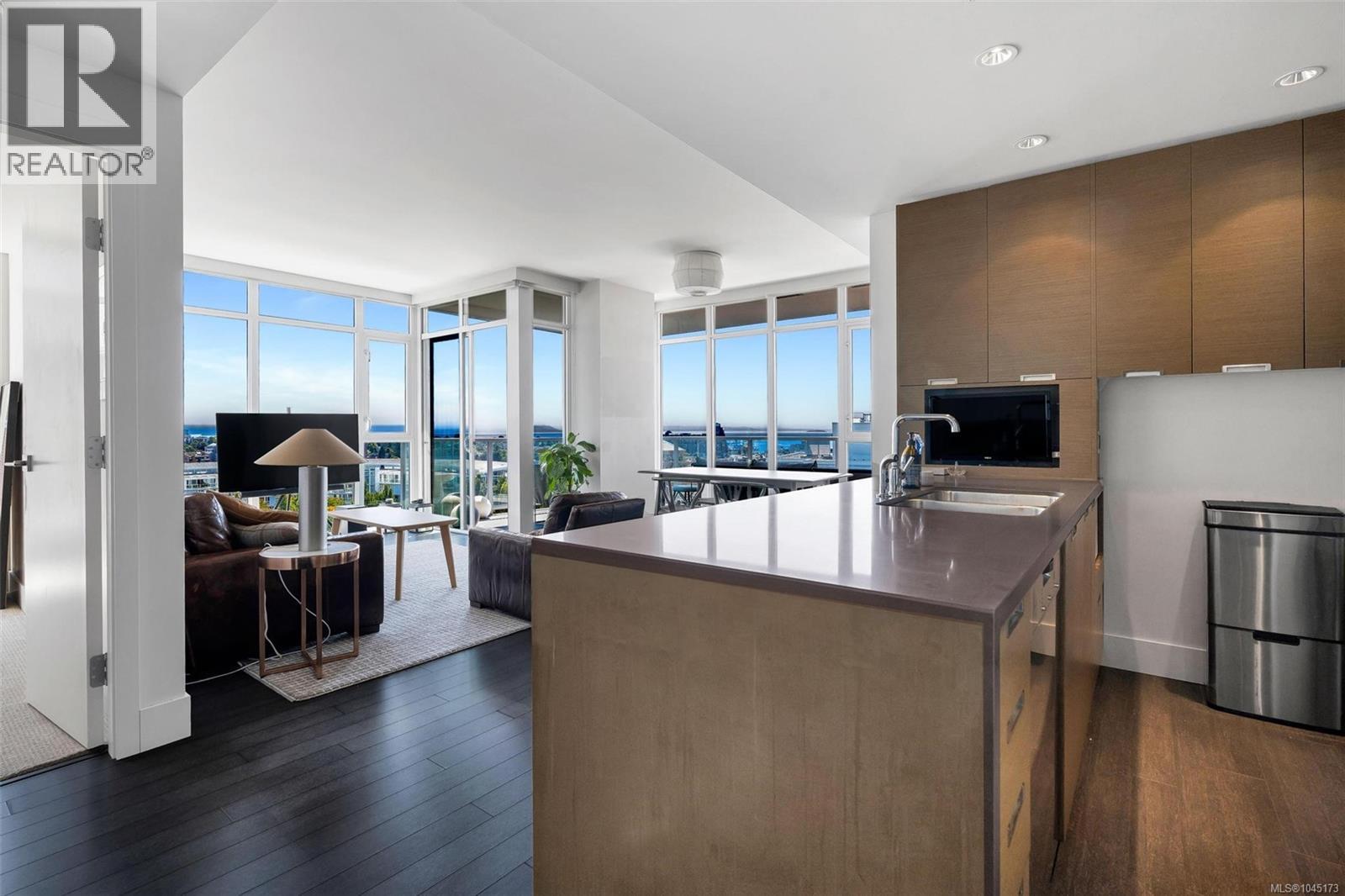 702 83 Saghalie Road, Victoria