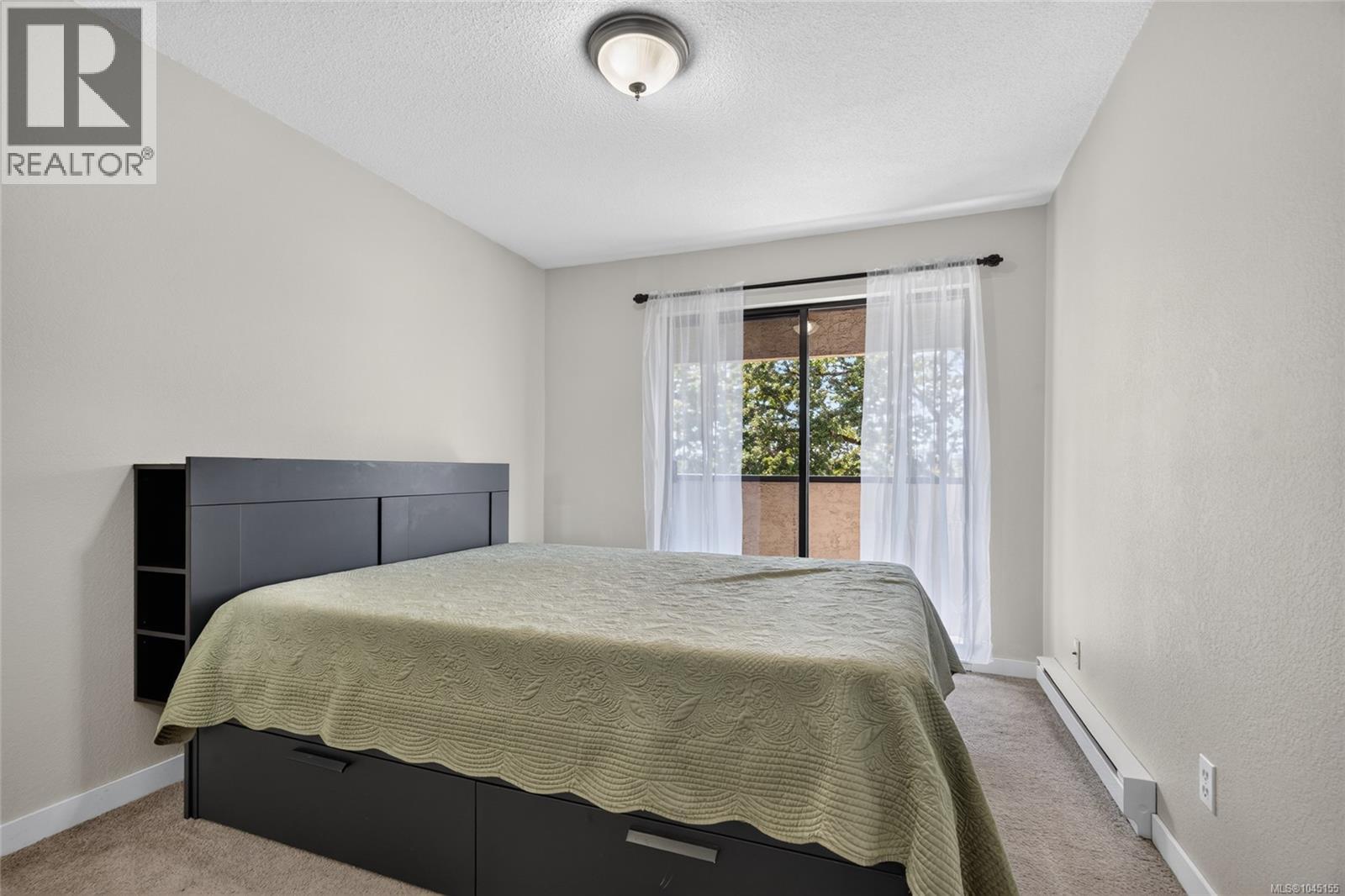 313 3277 Glasgow Avenue, Saanich