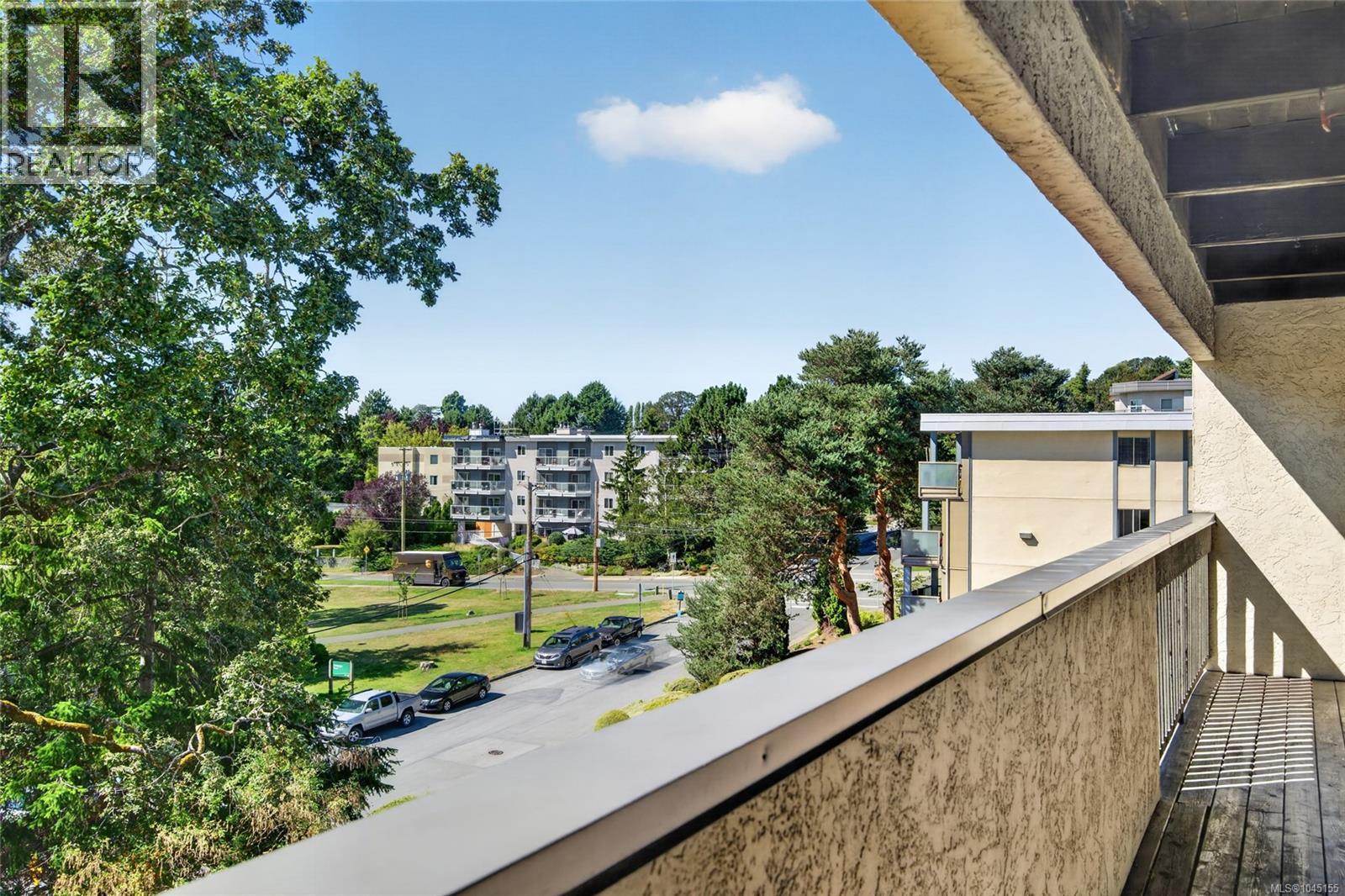 313 3277 Glasgow Avenue, Saanich