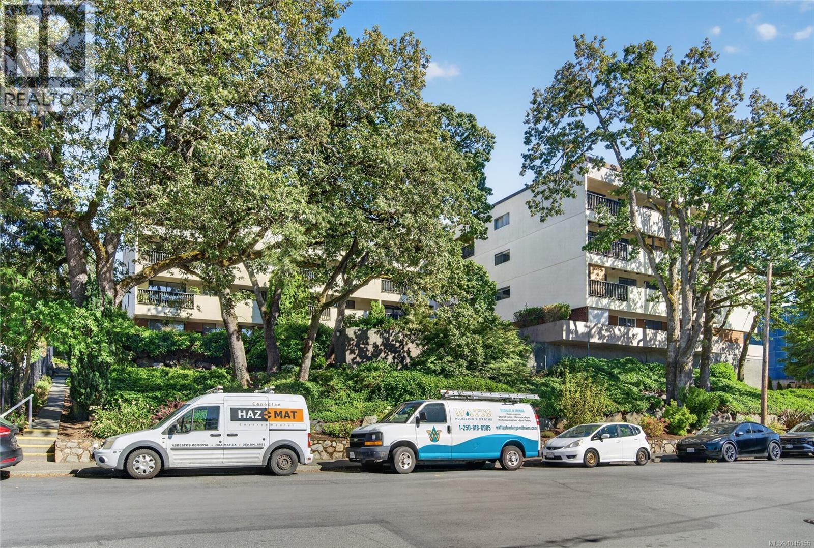 313 3277 Glasgow Avenue, Saanich