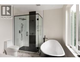 2295 Adela Pl, Sidney, BC V8L1R2 Photo 20