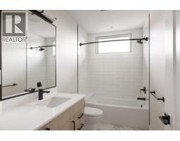 2295 Adela Pl, Sidney, BC V8L1R2 Photo 27