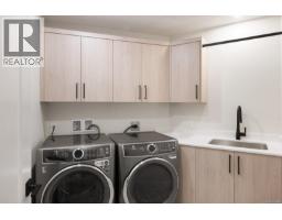 2295 Adela Pl, Sidney, BC V8L1R2 Photo 29